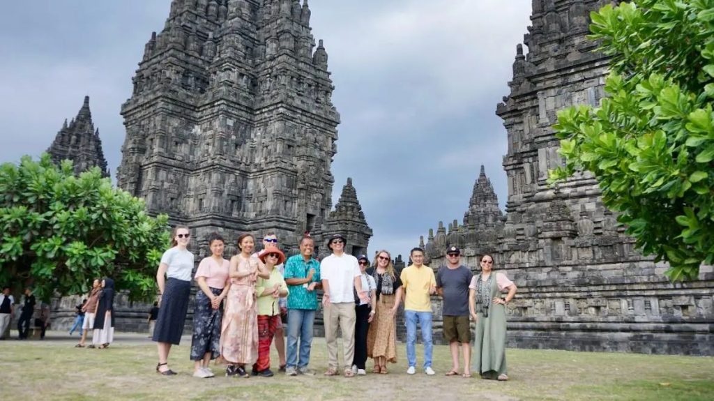 Liburan Bermakna: Cara Mengajarkan Nilai Kebangsaan Lewat Aktivitas Perjalanan